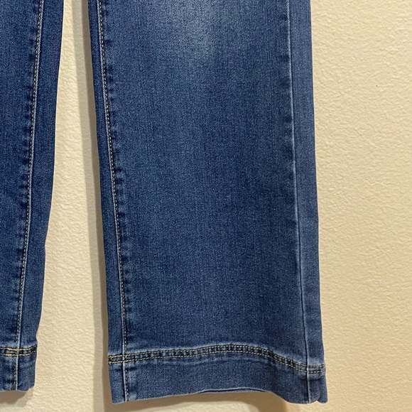 Classic Blue Mid Rise Wide Leg Women's Jeans size Small - Picture 2 of 8